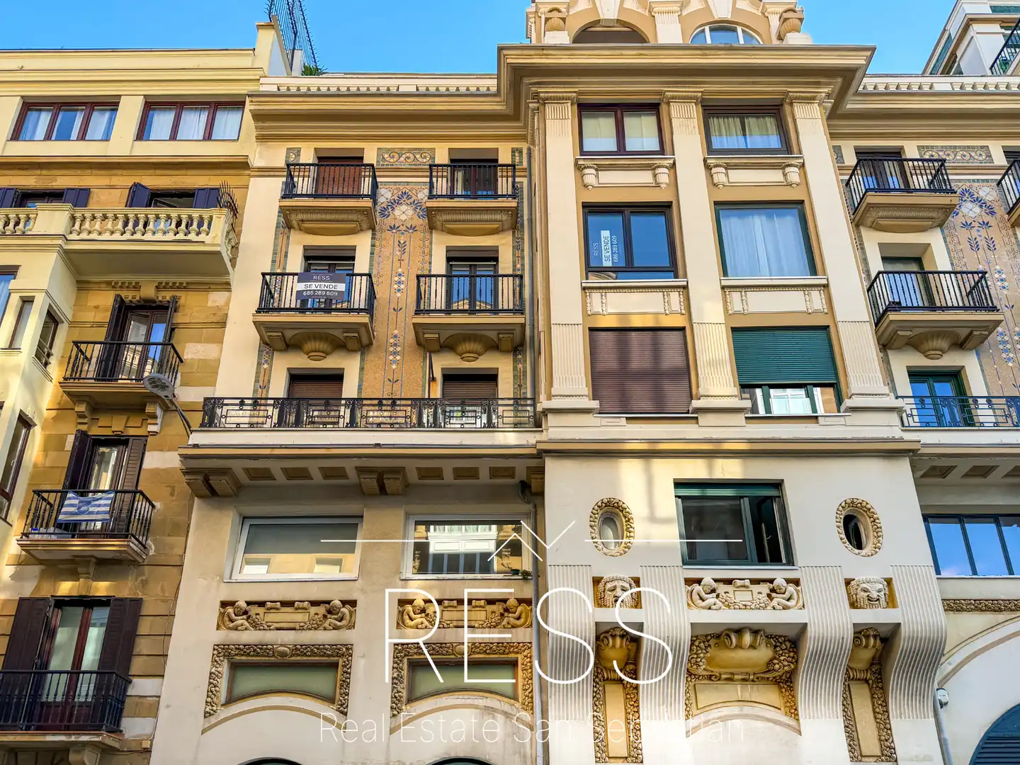 Außenansicht von Wohnung zum Verkauf in Donostia - San Sebastián  mit Heizung, Terrasse und Möbliert
