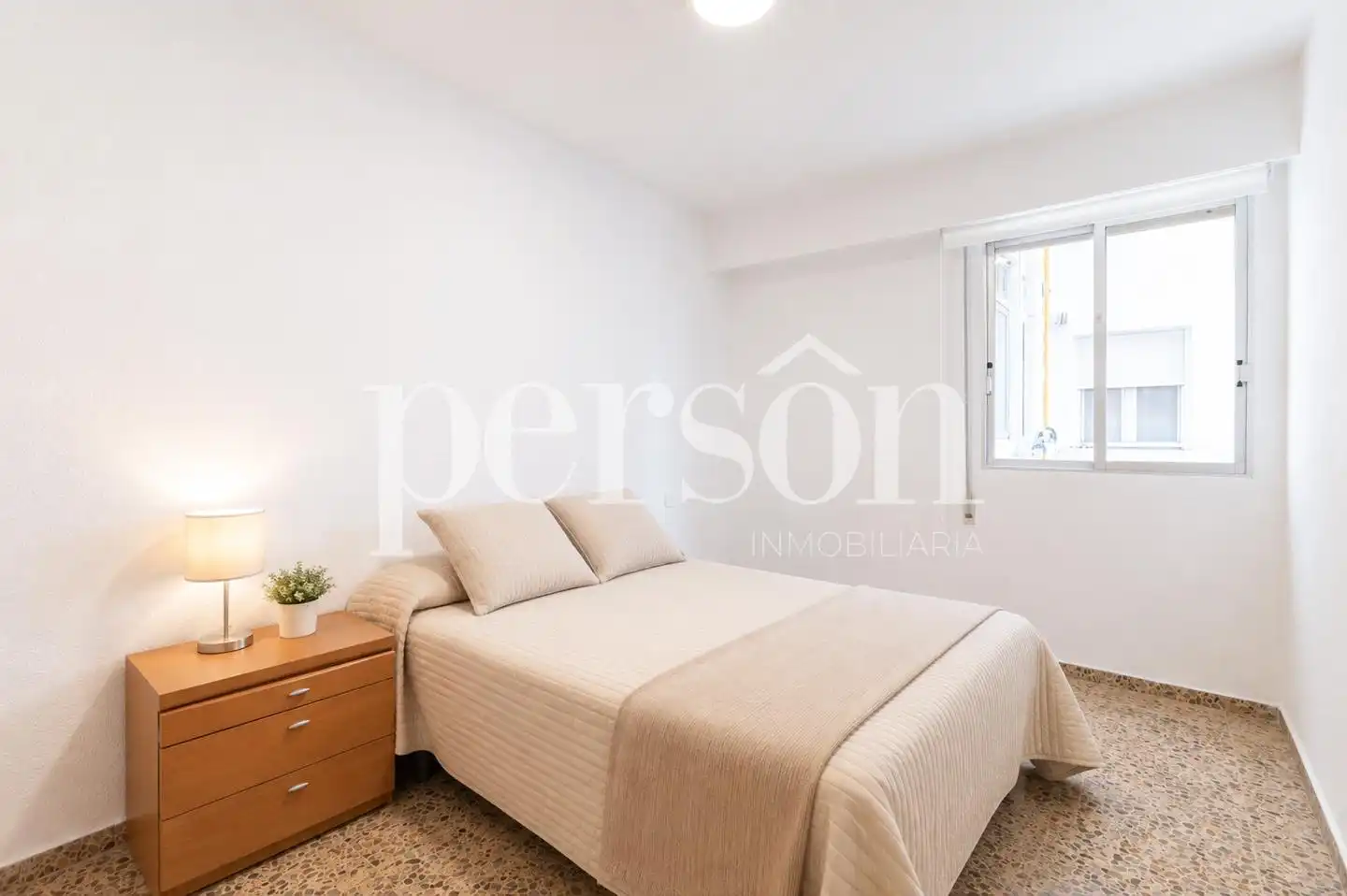 Schlafzimmer von Wohnung zur Miete in Valencia mit Klimaanlage, Heizung und Terrasse