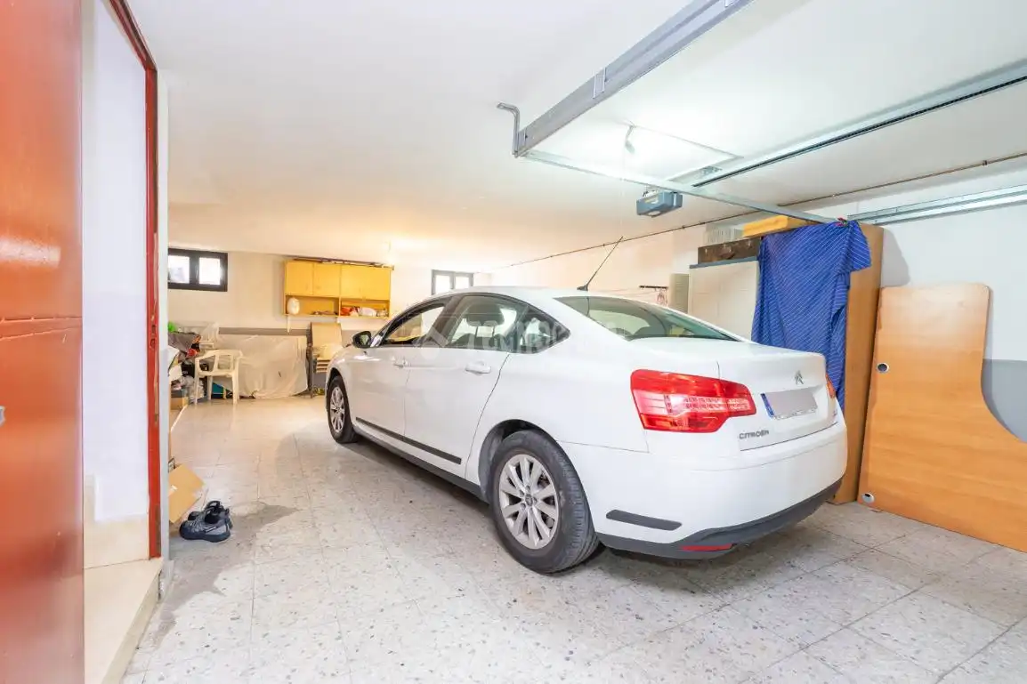 Parking de Casa adosada en venta en Colmenar Viejo con Aire acondicionado, Jardín privado y Terraza