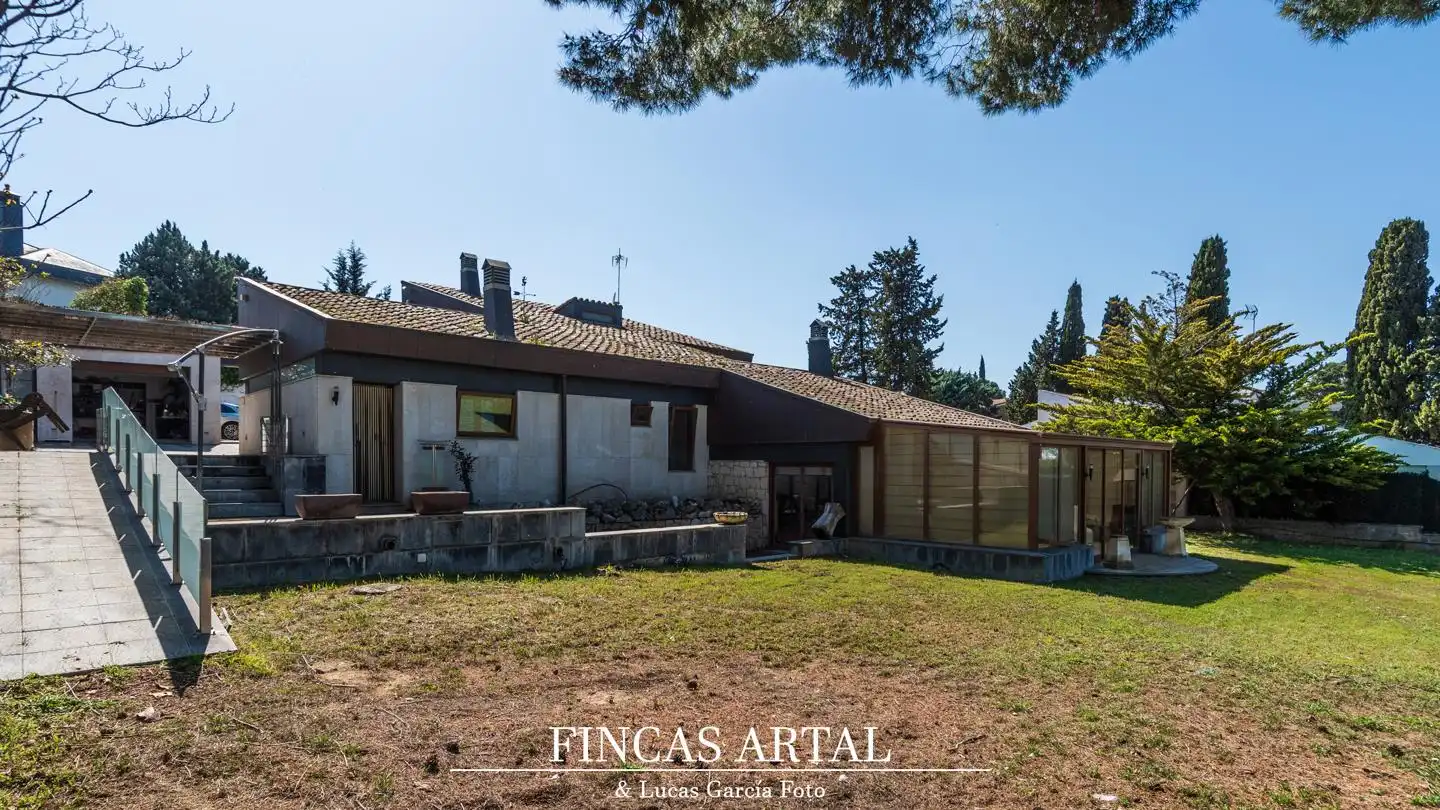 Vista exterior de Casa o chalet en venta en Zaragoza con Aire acondicionado, Calefacción y Jardín privado