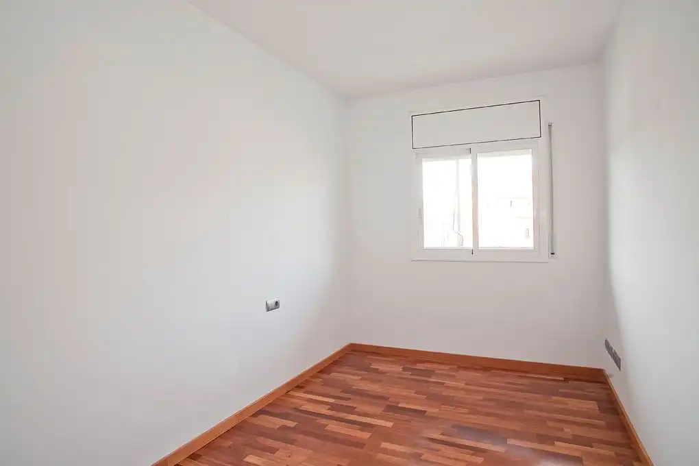 Bedroom of Flat for rent in Sant Cugat del Vallès  with Heating, Parquet flooring and Terrace