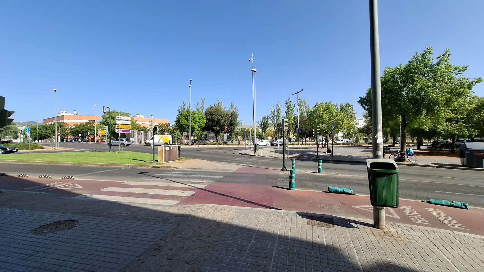 Vista exterior de Pis en venda en Córdoba amb Moblat i Balcó