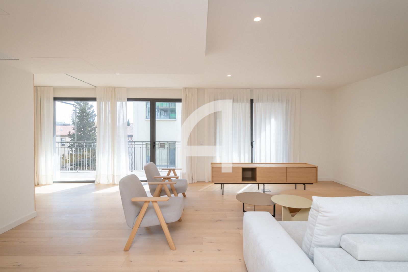 Living room of Flat for rent in Girona Capital  with Air Conditioner, Heating and Parquet flooring