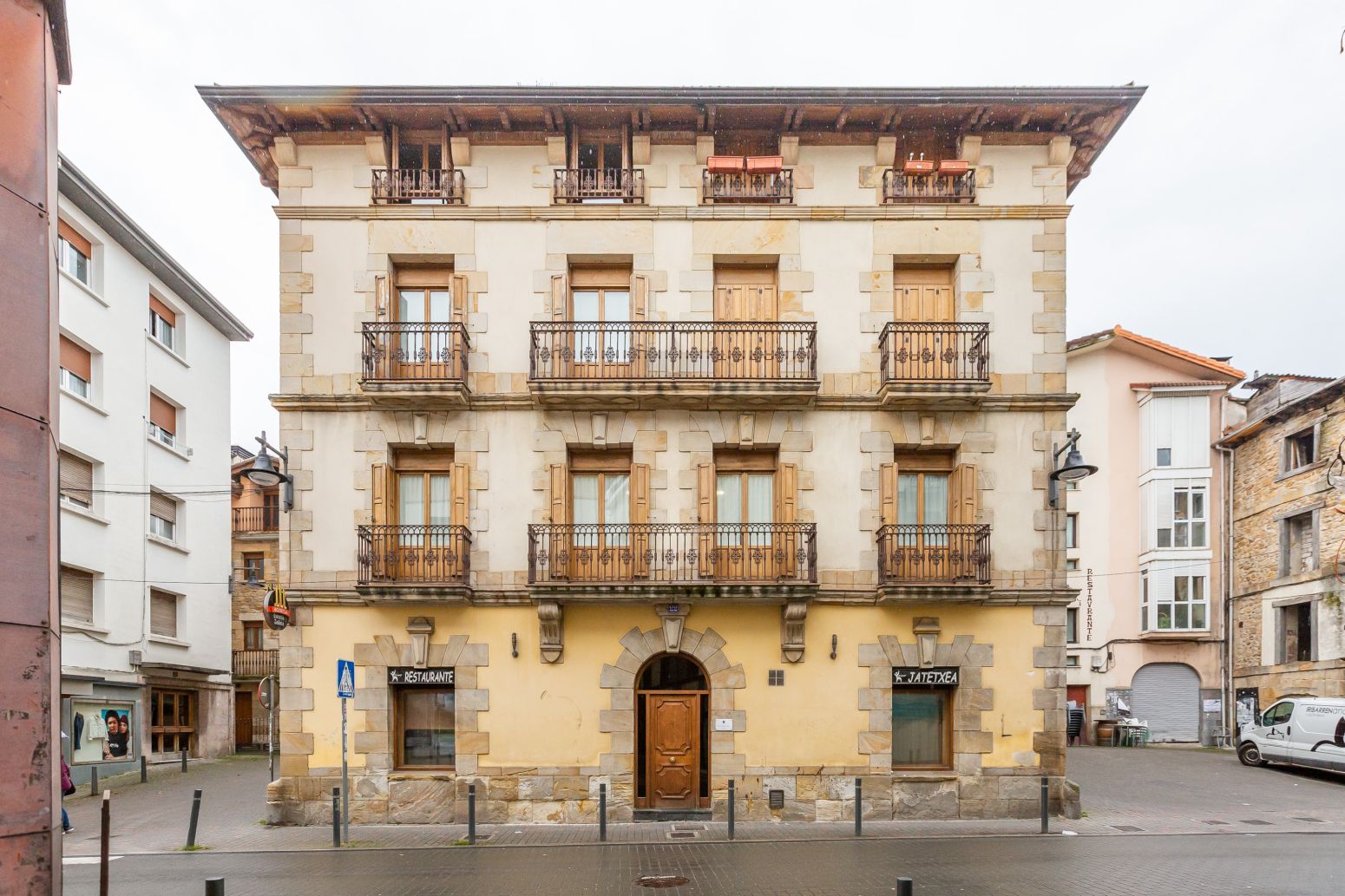 Exterior view of Office for sale in Altsasu / Alsasua  with Heating