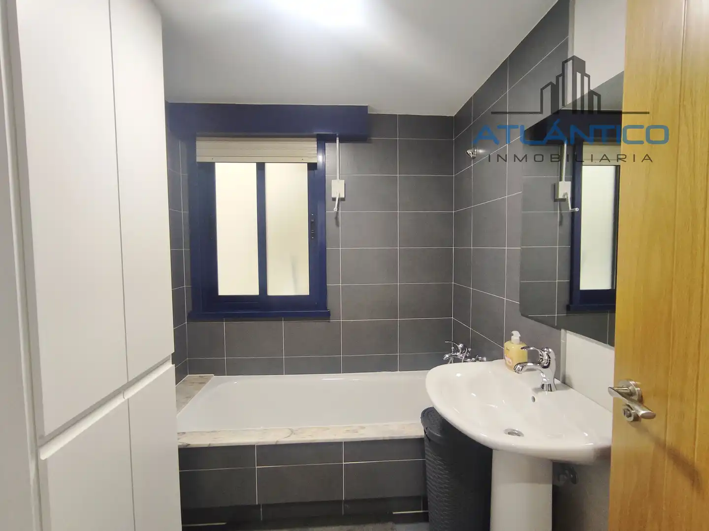 Wohnung zur Miete in Avenida de Bértoa, Carballo