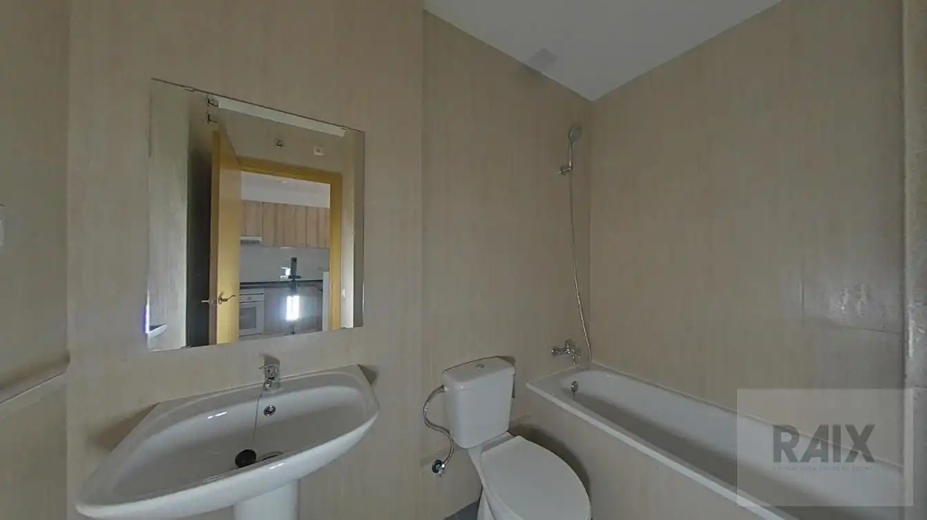 Badezimmer von Wohnung zum Verkauf in Sabadell