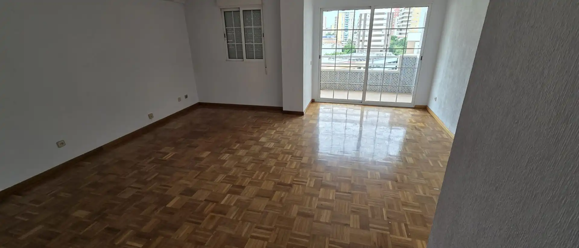 Wohnzimmer von Dachboden zur Miete in Málaga mit Klimaanlage, Terrasse und Balkon