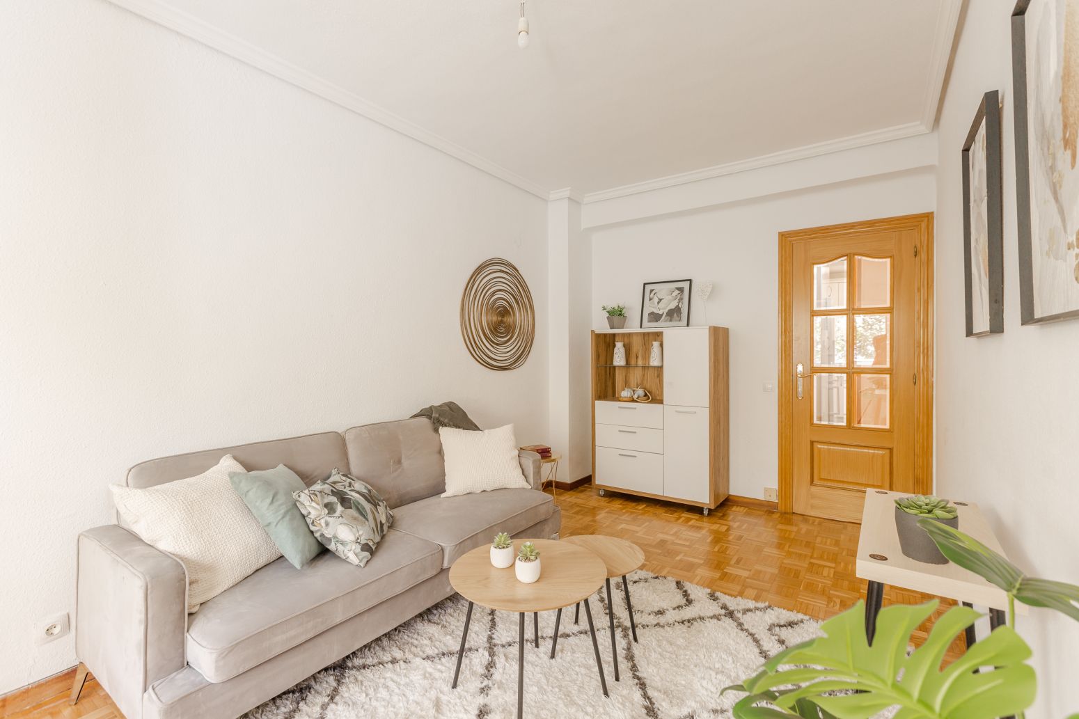 Sala de estar de Piso en venta en  Pamplona / Iruña con Calefacción, Parquet y Balcón