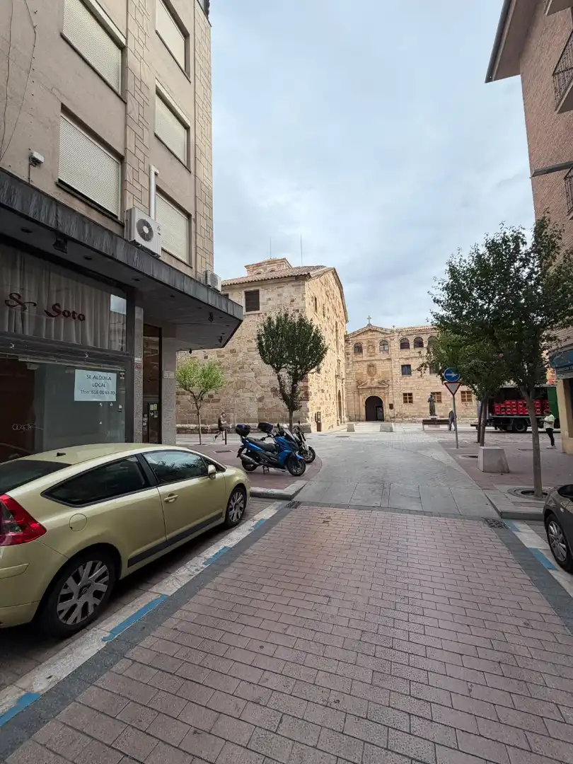 Local comercial en venda a Calle San Atilano, imagen 3