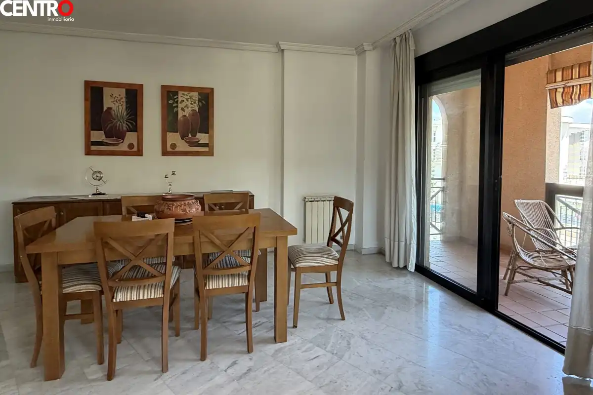 Comedor de Piso en venta en Granada con Aire acondicionado, Calefacción y Jardín privado