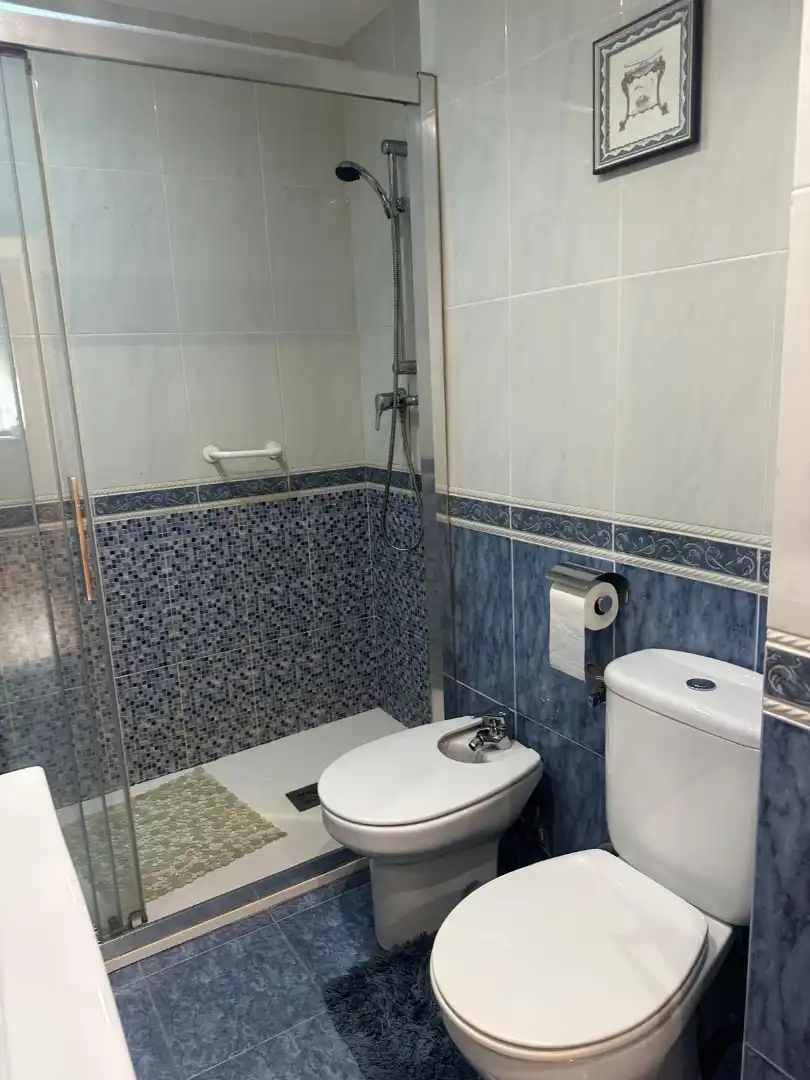Bany de Pis en venda en Alicante / Alacant amb Aire condicionat, Calefacció i Terrassa