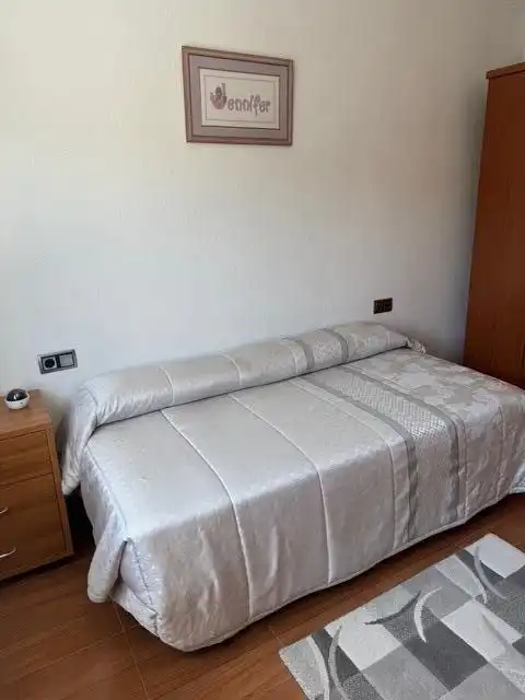 Dormitori de Casa o xalet en venda en Calvarrasa de Arriba amb Calefacció, Jardí privat i Terrassa