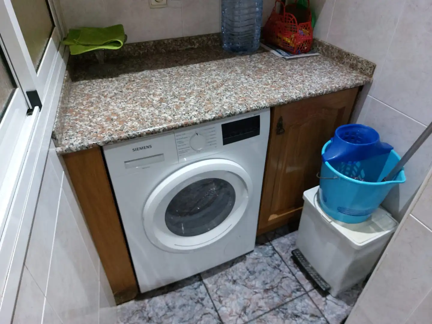 Kitchen of Flat for sale in L'Hospitalet de Llobregat  with Heating and Oven