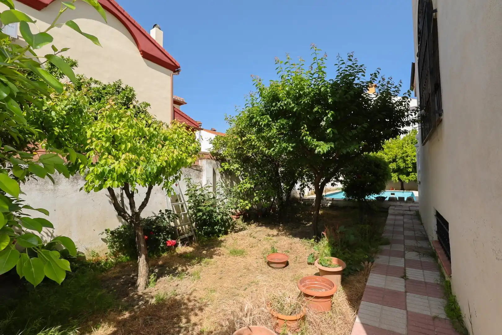 Jardí de Casa o xalet en venda en Las Gabias amb Aire condicionat, Piscina i Balcó