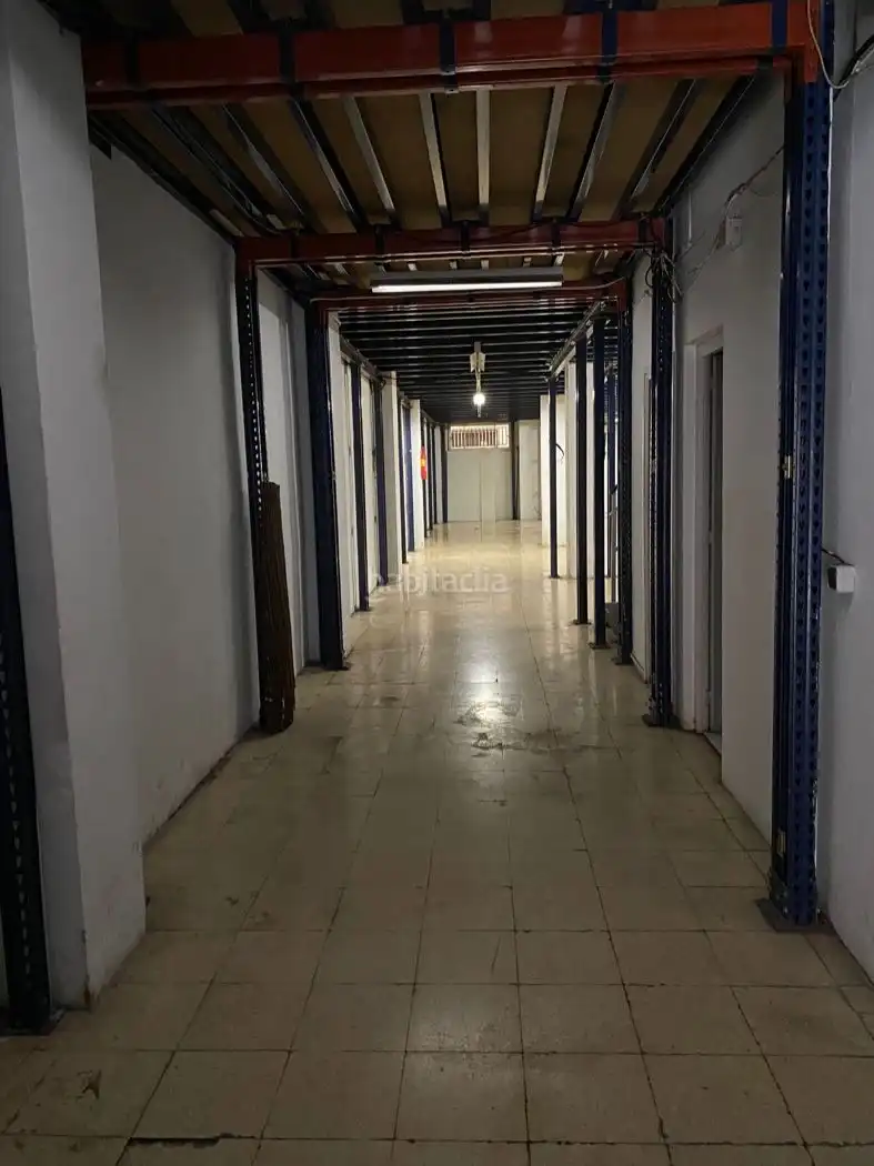 Industriegebäude zur Miete in Carrer de la Cooperativa 83, imagen 2