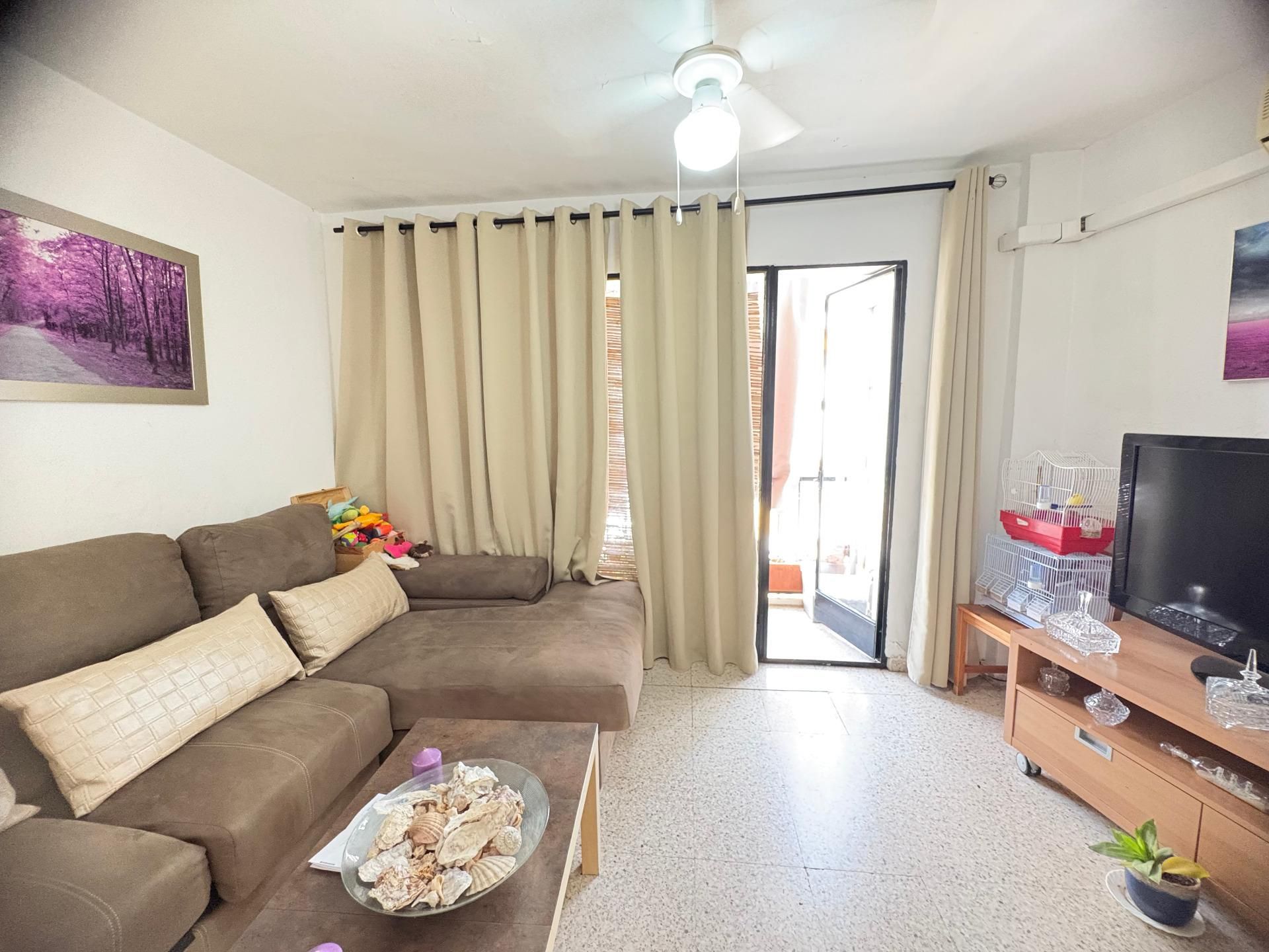 Living room of Flat for sale in Marbella  with Terrace and Storage room