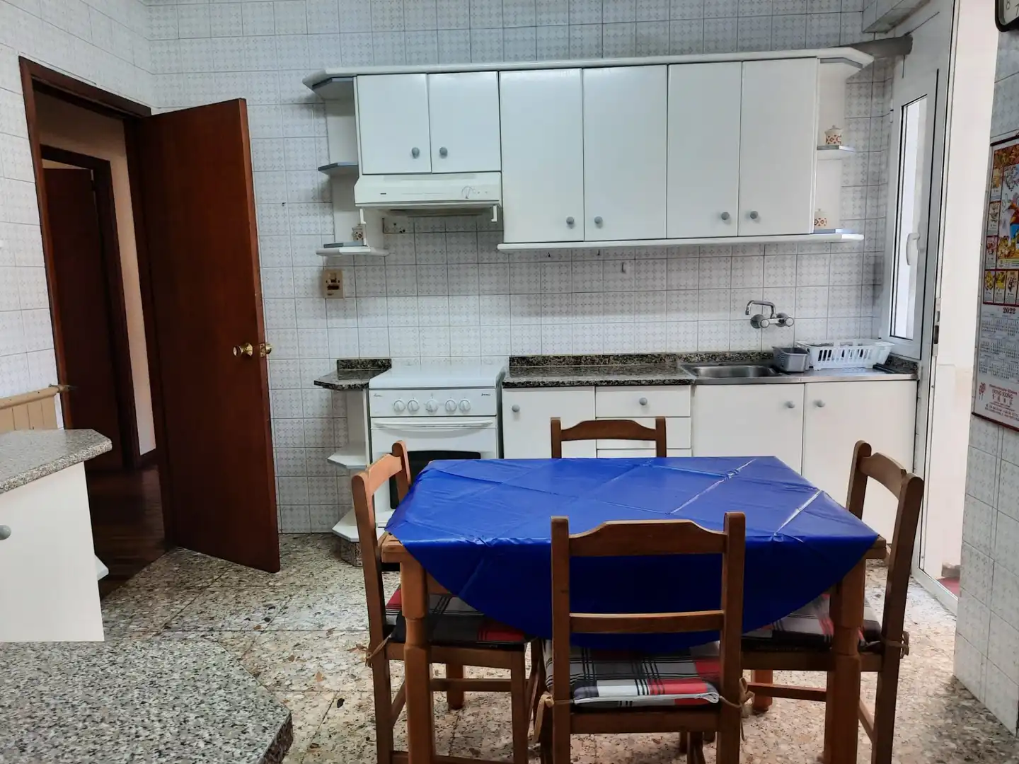 Cuina de Pis de lloguer en Pontevedra Capital  amb Calefacció, Moblat i Forn