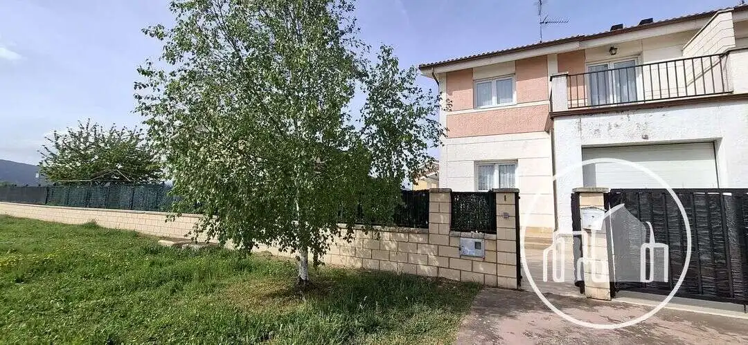 Vista exterior de Casa o chalet de alquiler en Villarcayo de Merindad de Castilla la Vieja con Calefacción, Jardín privado y Terraza