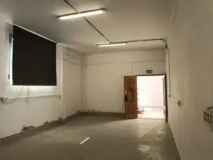Fabrikhallen zur Miete in Sur - PAU 4