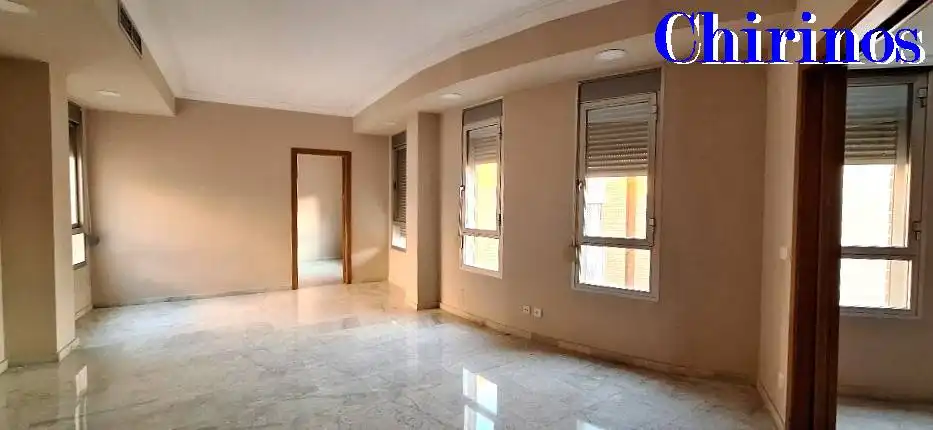 Appartamento con ascensore in affitto a Avenida Ronda de los Tejares, imagen 6