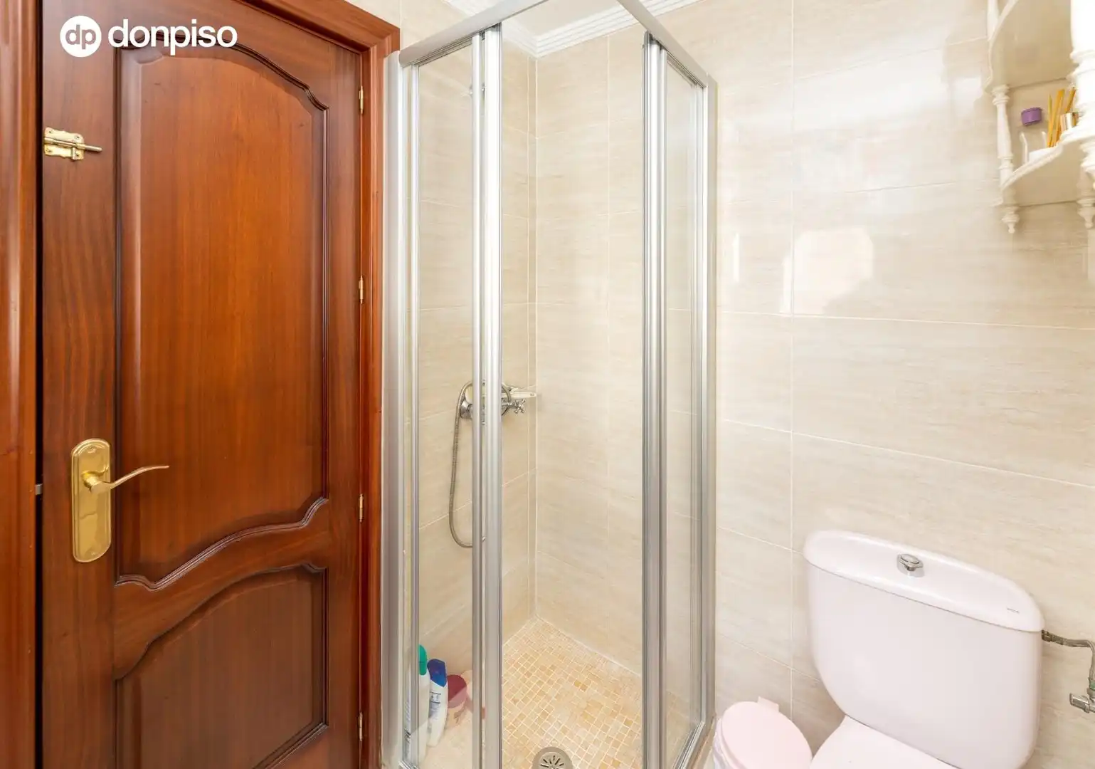 Baño de Piso en venta en Granada con Amueblado y Balcón