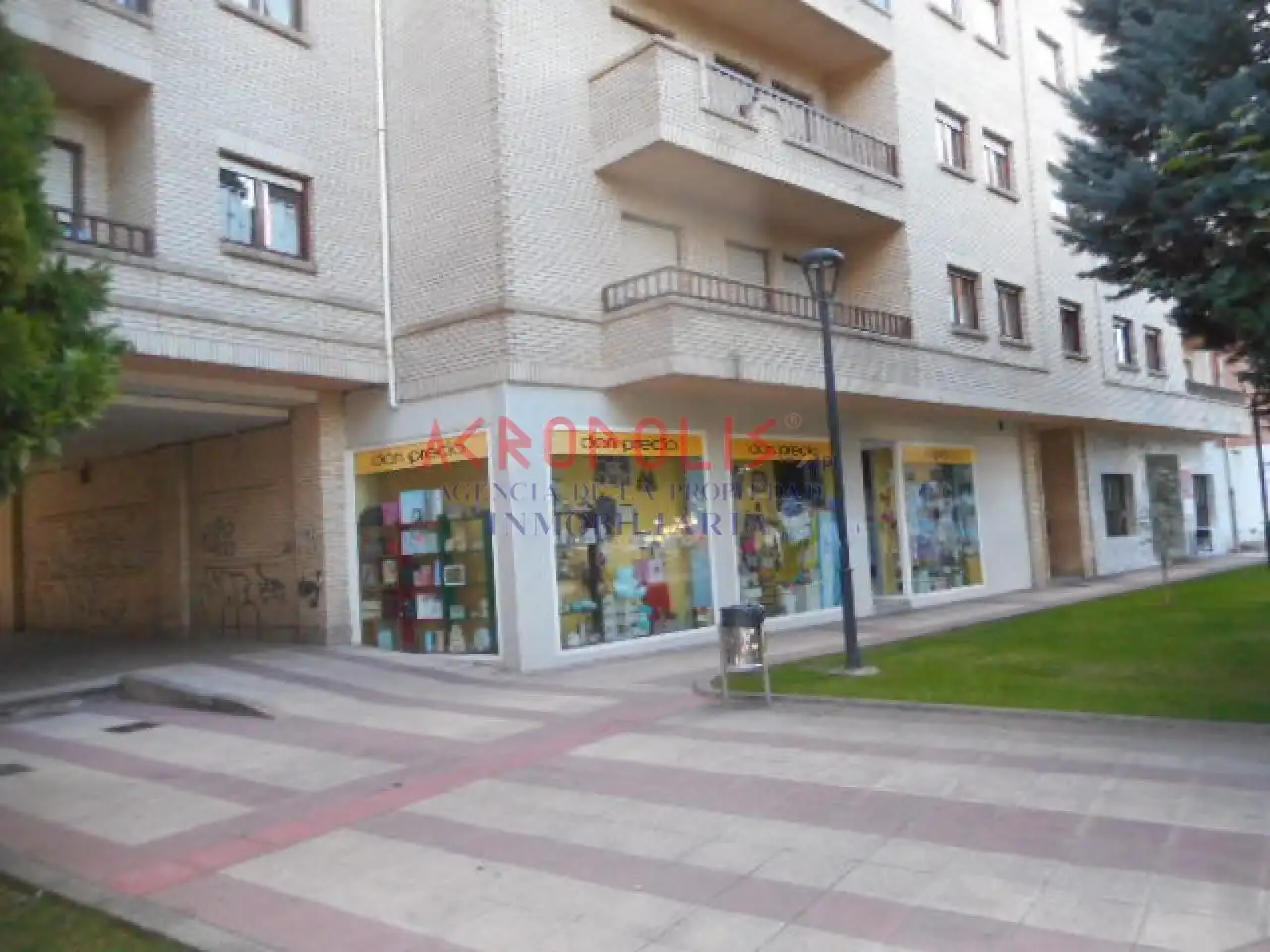 Local comercial en venda a La Robla, imagen 16