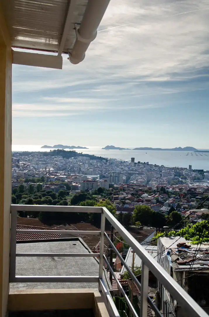 Vista exterior de Casa o chalet en venta en Vigo  con Aire acondicionado, Amueblado y Balcón