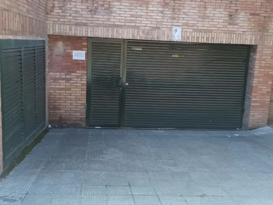 Parkplatz von Garage zur Miete in Huesca mit Alarm