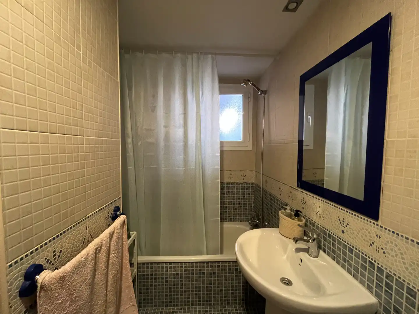 Bathroom of Flat for sale in Torrejón de Ardoz  with Air Conditioner, Heating and Private garden