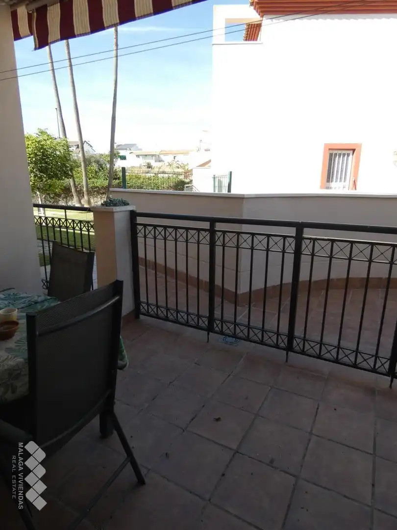 Terrasse von Einfamilien-Reihenhaus zum Verkauf in Alhaurín de la Torre mit Klimaanlage, Terrasse und Abstellraum