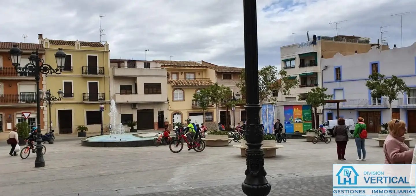 Vista exterior de Piso en venta en Riba-roja de Túria, Valencia