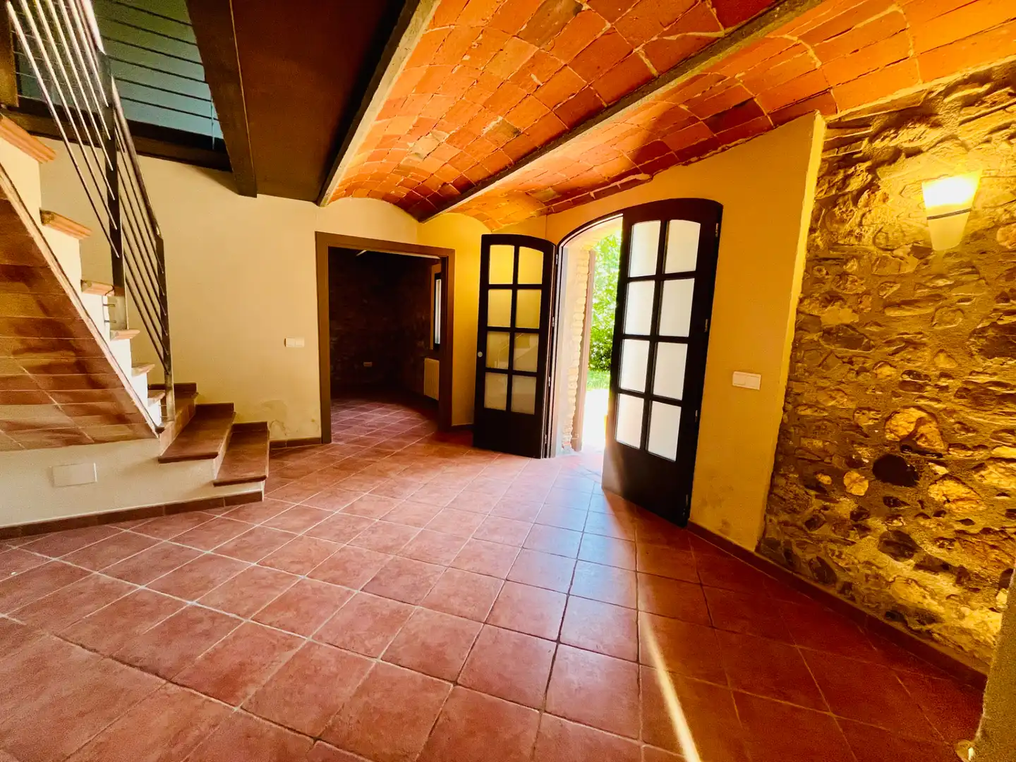 Country house zur Miete in Fornells de la Selva mit Heizung, Privatgarten und Ofen
