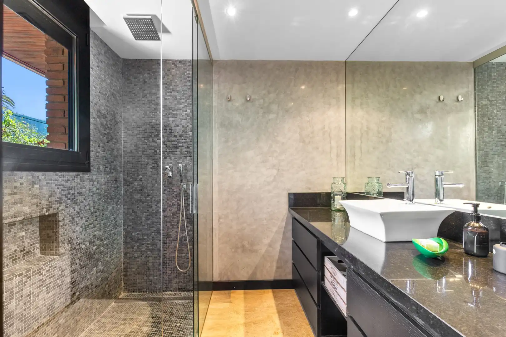 Baño de Casa o chalet en venta en Esplugues de Llobregat con Aire acondicionado, Calefacción y Trastero