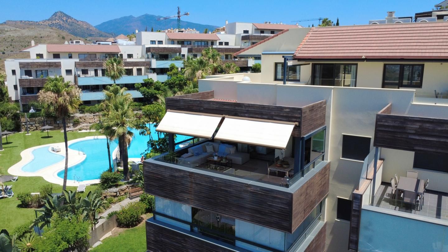 Exterior view of Attic for sale in Benahavís  with Air Conditioner, Heating and Terrace