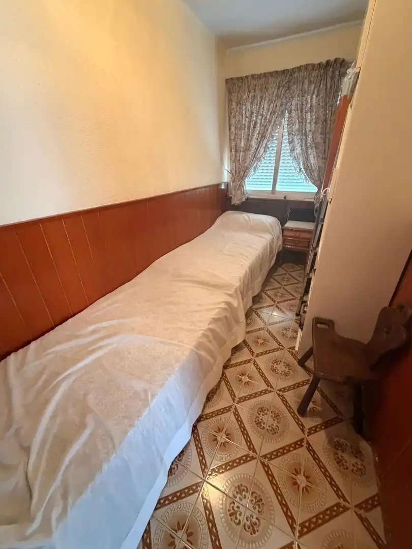 Dormitori de Apartament en venda en Valencia amb Aire condicionat i Balcó