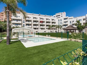 Ático con piscina en venta en Riviera del Sol