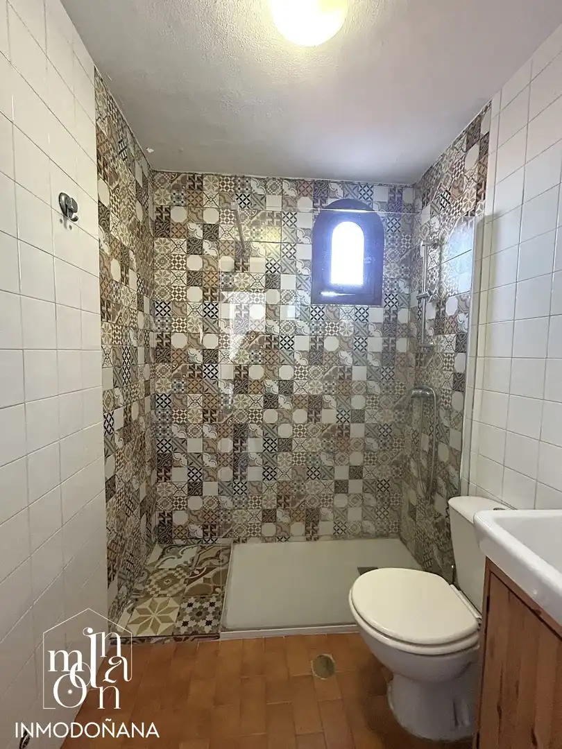 Baño de Casa adosada en venta en Almonte con Jardín privado, Terraza y Trastero