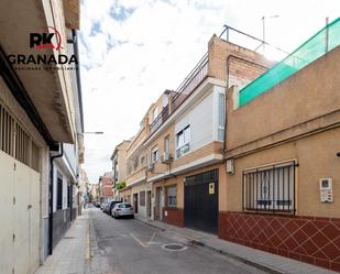 Vista exterior de Casa adosada en venda en  Granada Capital amb Aire condicionat, Terrassa i Balcó