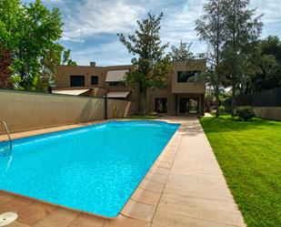 Piscina de Casa o xalet de lloguer en Tres Cantos amb Aire condicionat, Terrassa i Piscina