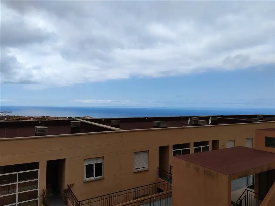 Vista exterior de Apartamento en venta en Adeje con Amueblado, Horno y Lavadora