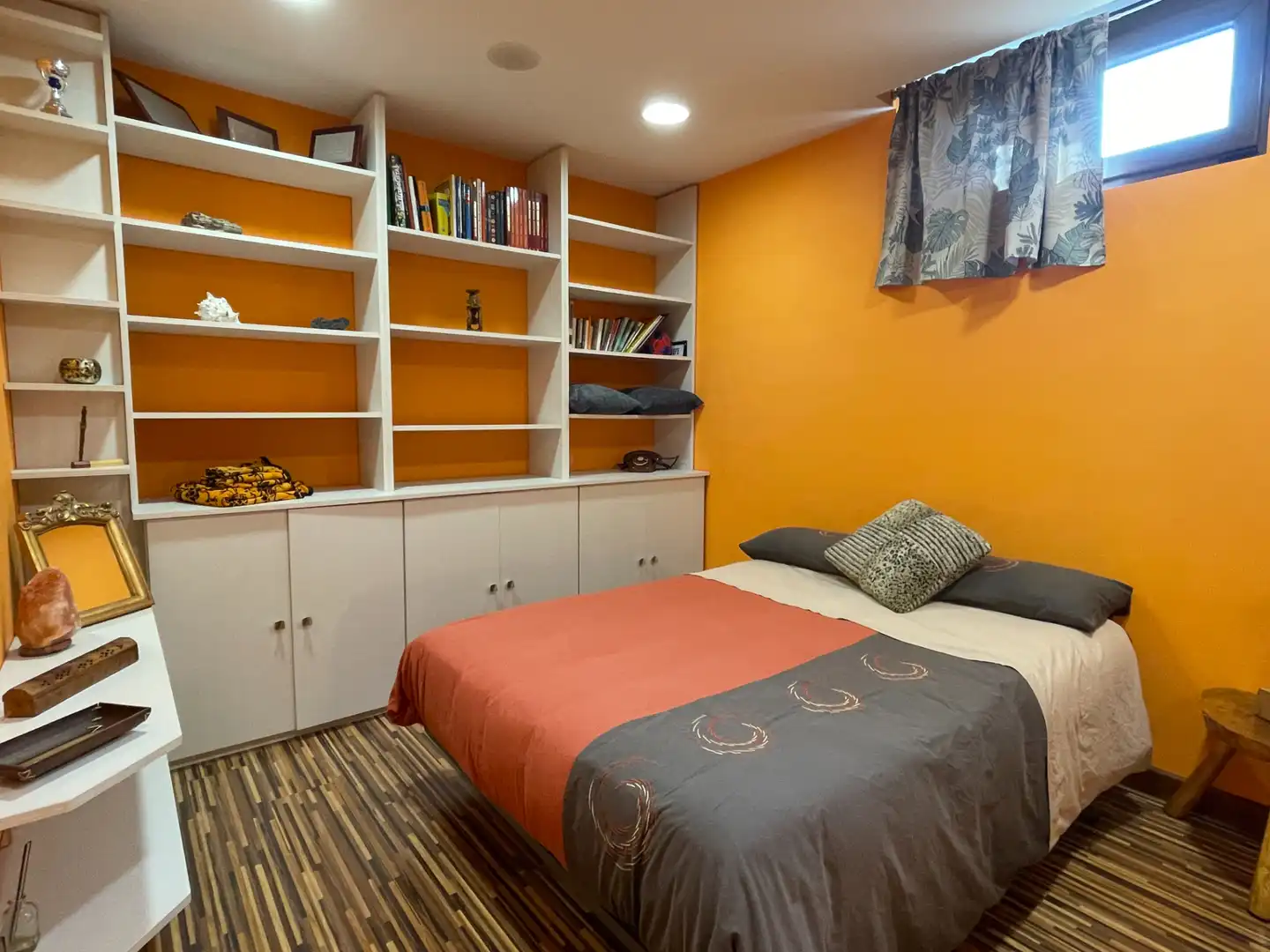 Dormitori de Casa o xalet en venda en Gijón  amb Calefacció, Jardí privat i Parquet