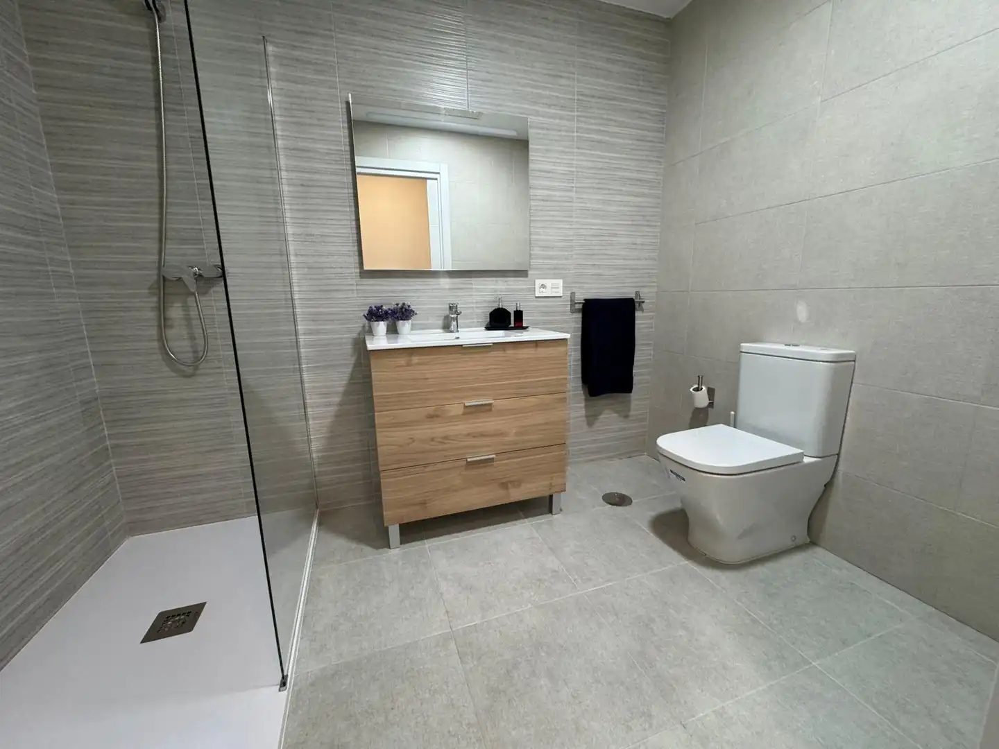Baño de Piso de alquiler en Cáceres con Aire acondicionado, Calefacción y Terraza