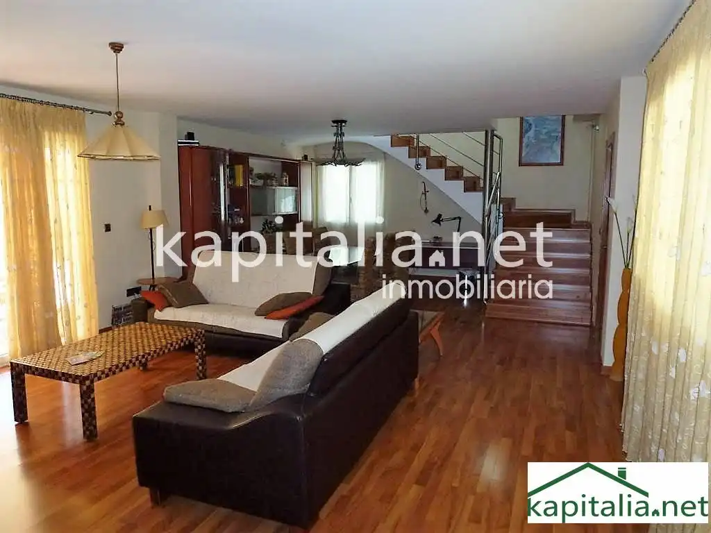 Living room of Houses for sale in Alcoy / Alcoi  with Heating, Private garden and Parquet flooring