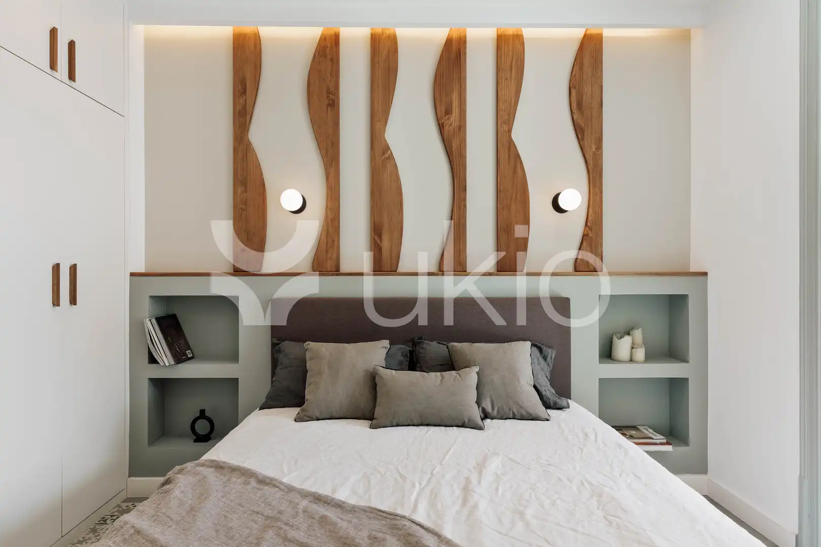 Dormitori de Apartament de lloguer en Barcelona amb Aire condicionat, Calefacció i Moblat