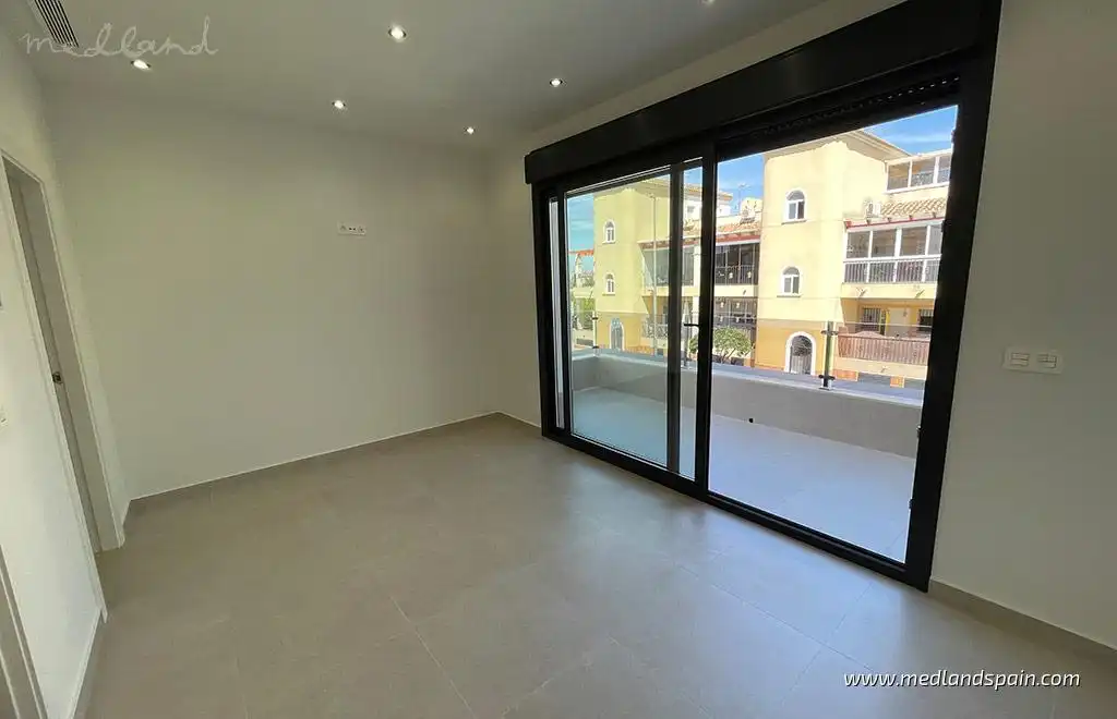 Vista exterior de Casa o xalet en venda en Almoradí amb Aire condicionat, Calefacció i Terrassa