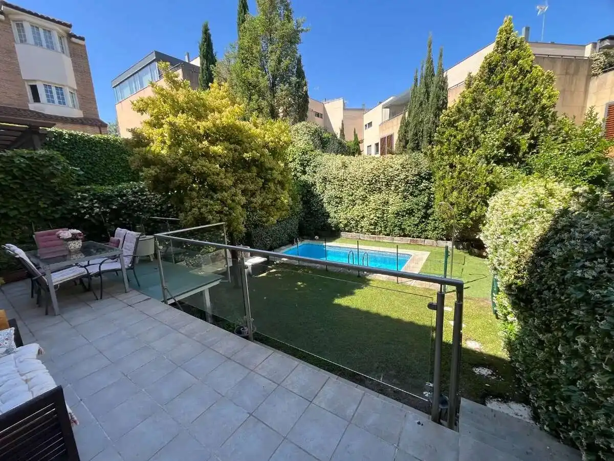 Villa avec terrasse à vendre à Fuencarral - El Pardo, imagen 3