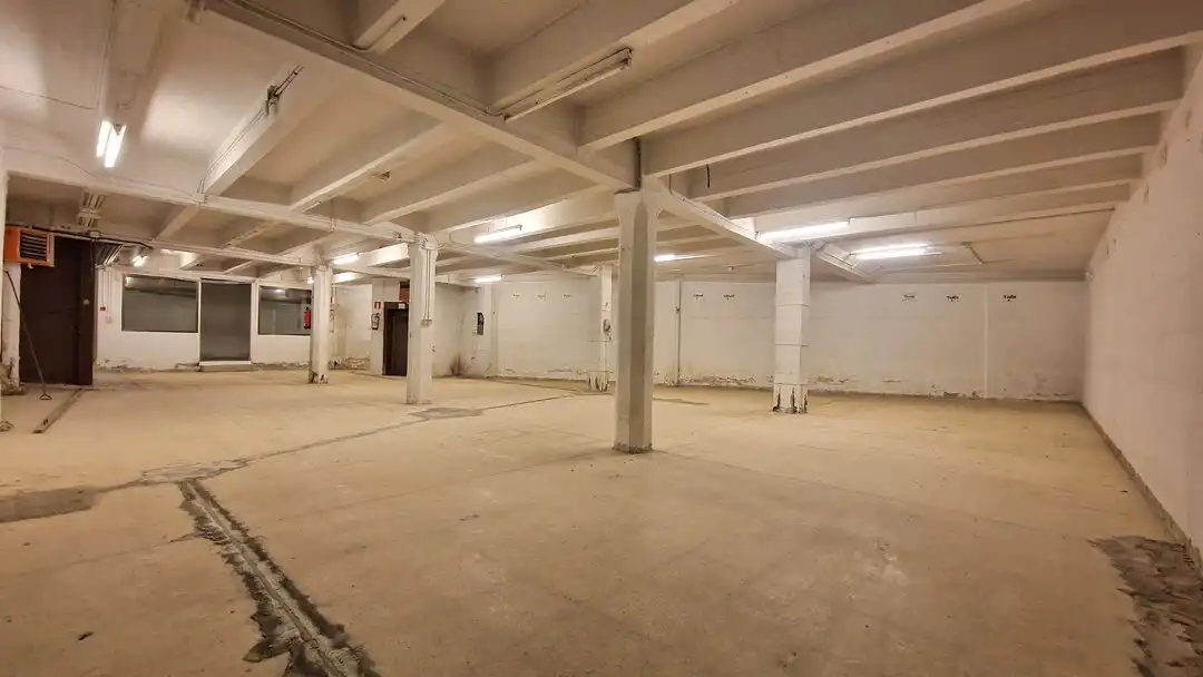 Fabrikhallen zur Miete in Donostia - San Sebastián 