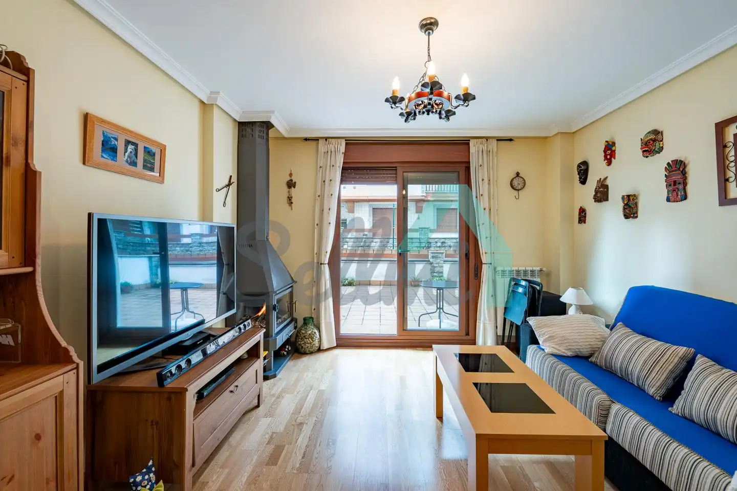 Living room of Ground floor for rent in Somiedo  with Heating, Parquet flooring and Terrace