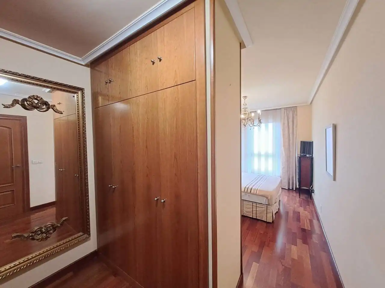 Flat for sale in Calle Sahagún, Universidad - Las Huelgas