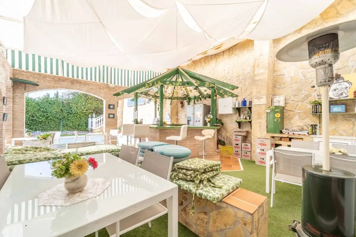 Casa con terraza en venta en C. la Noria